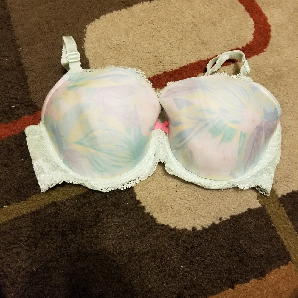 V.S. Bra